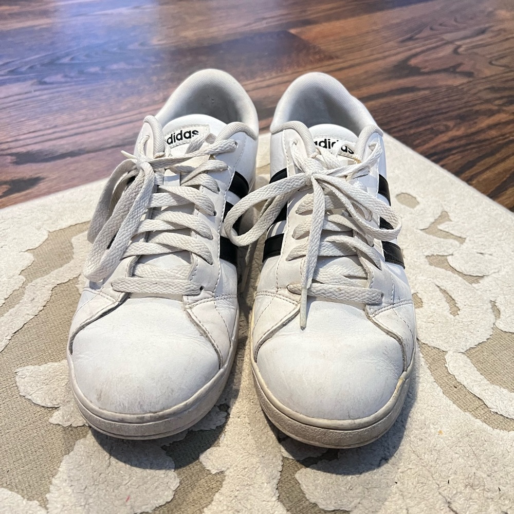 Women’s Adidas sneakers